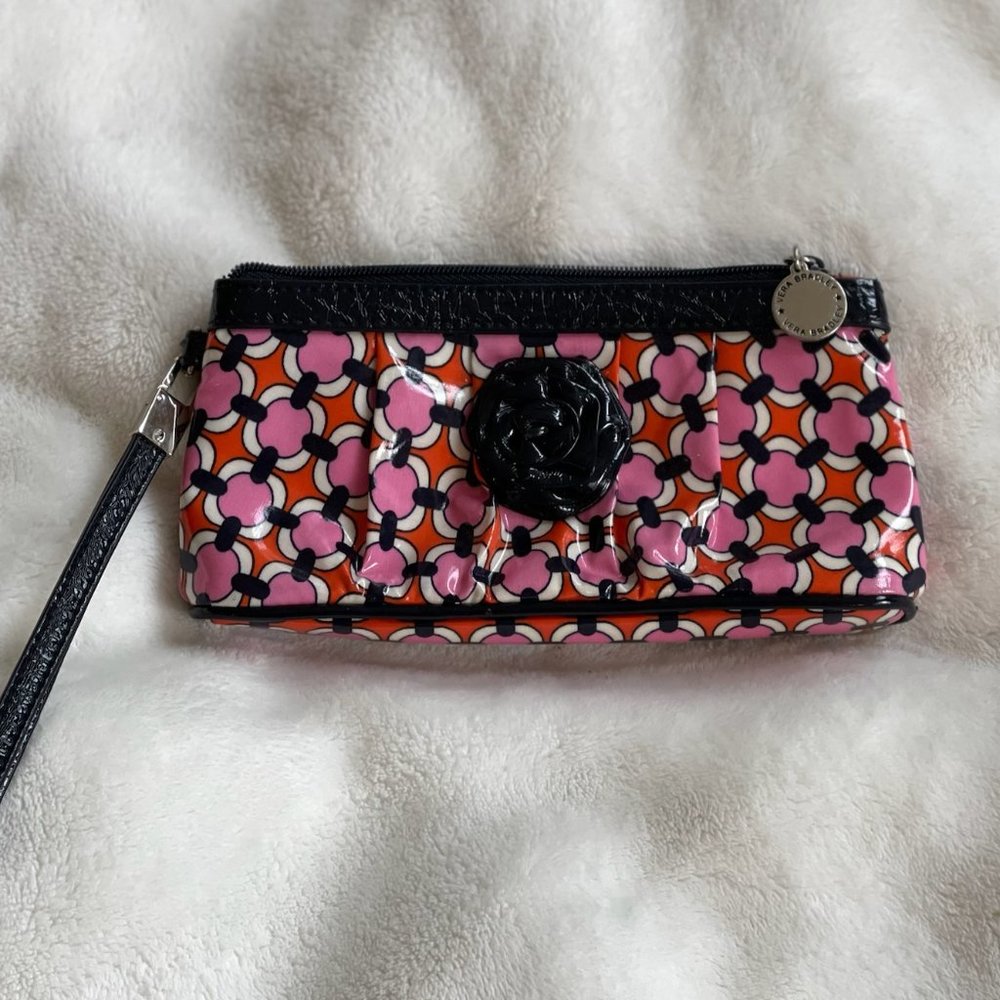 Vera Bradley Vintage Hangin' Out Wristlet Loves Me Frill Retired Pattern
